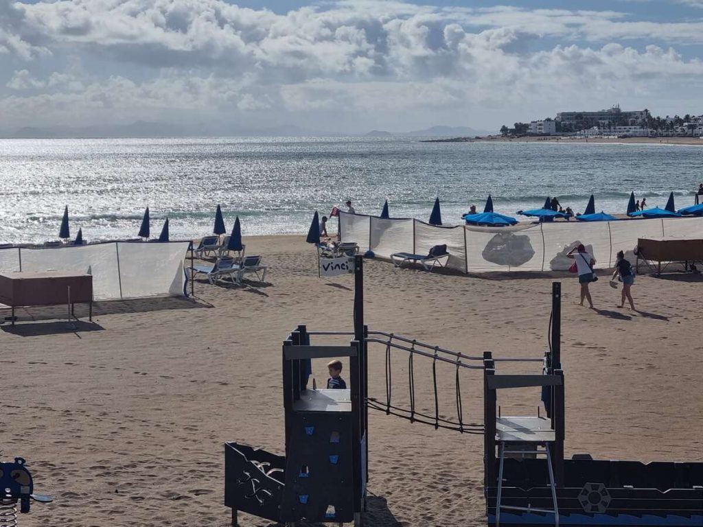 Imagen 1 de Alquiler Local comercial – Puerto del Carmen, Tías, Las Palmas, Lanzarote