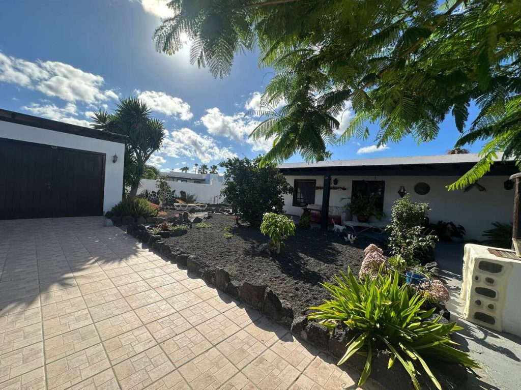 Imagen 1 de Venta Villa – Los Mojones, Tías, Las Palmas, Lanzarote