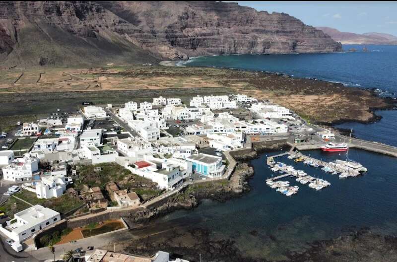 Imagen 1 de Venta Terreno urbano – Orzola, Haría, Las Palmas, Lanzarote